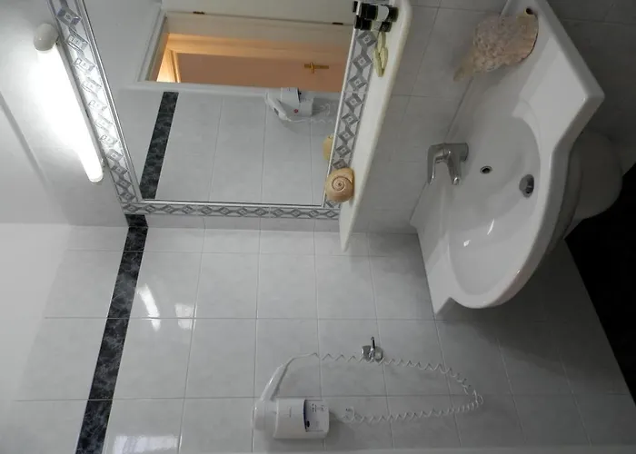 واستوديوهات نيسيوتيكو شقة *